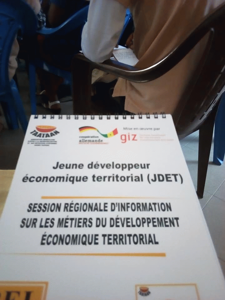 UNE SESSION D’INFORMATION DES JEUNES DE LOUGA SUR LES MÉTIERS DU DÉVELOPPEMENT ÉCONOMIQUE LOCAL