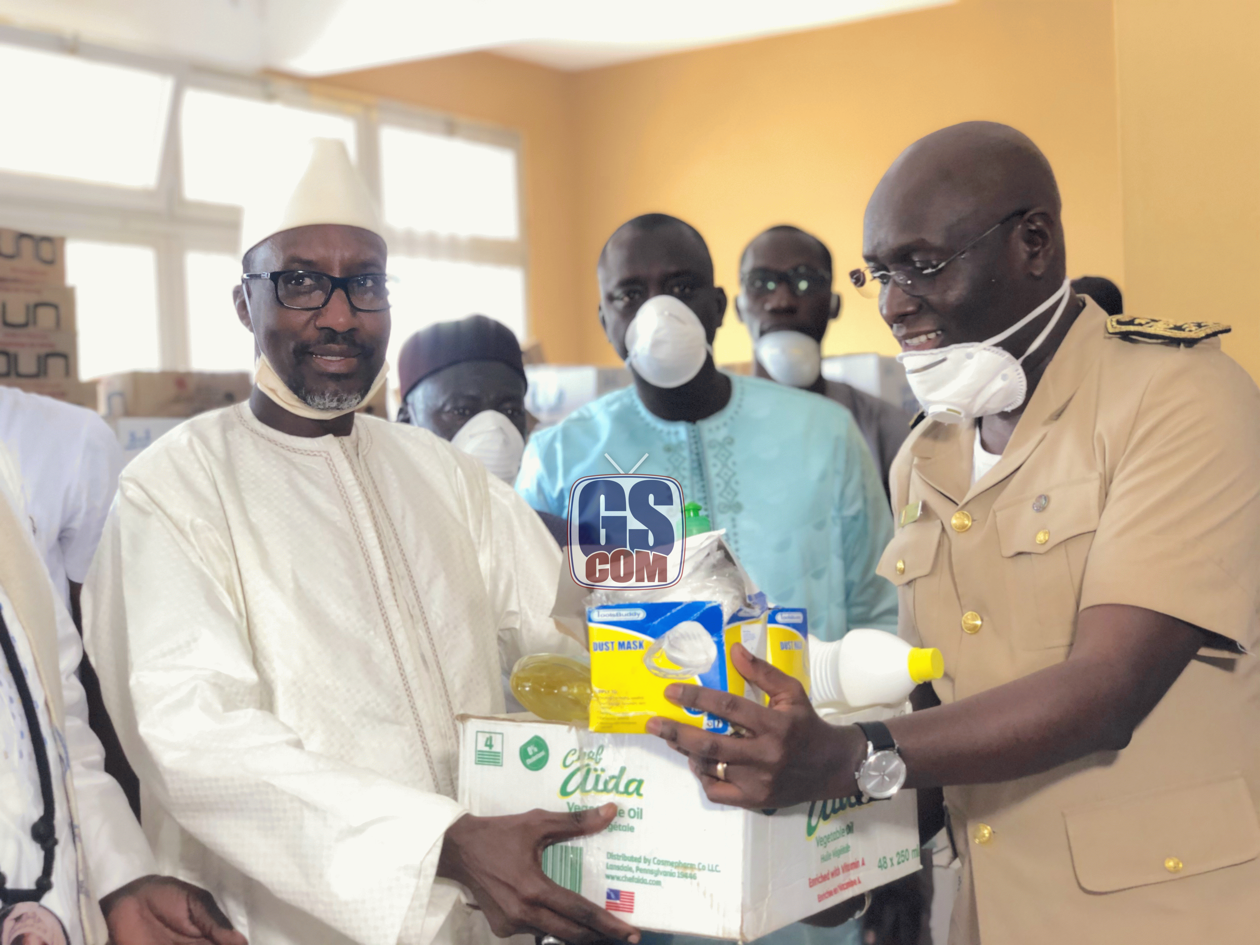 MAMADOU MAMOUR DIALLO OFFRE 28 MILLIONS EN PRODUITS SANITAIRES ET DENRÉES ALIMENTAIRES